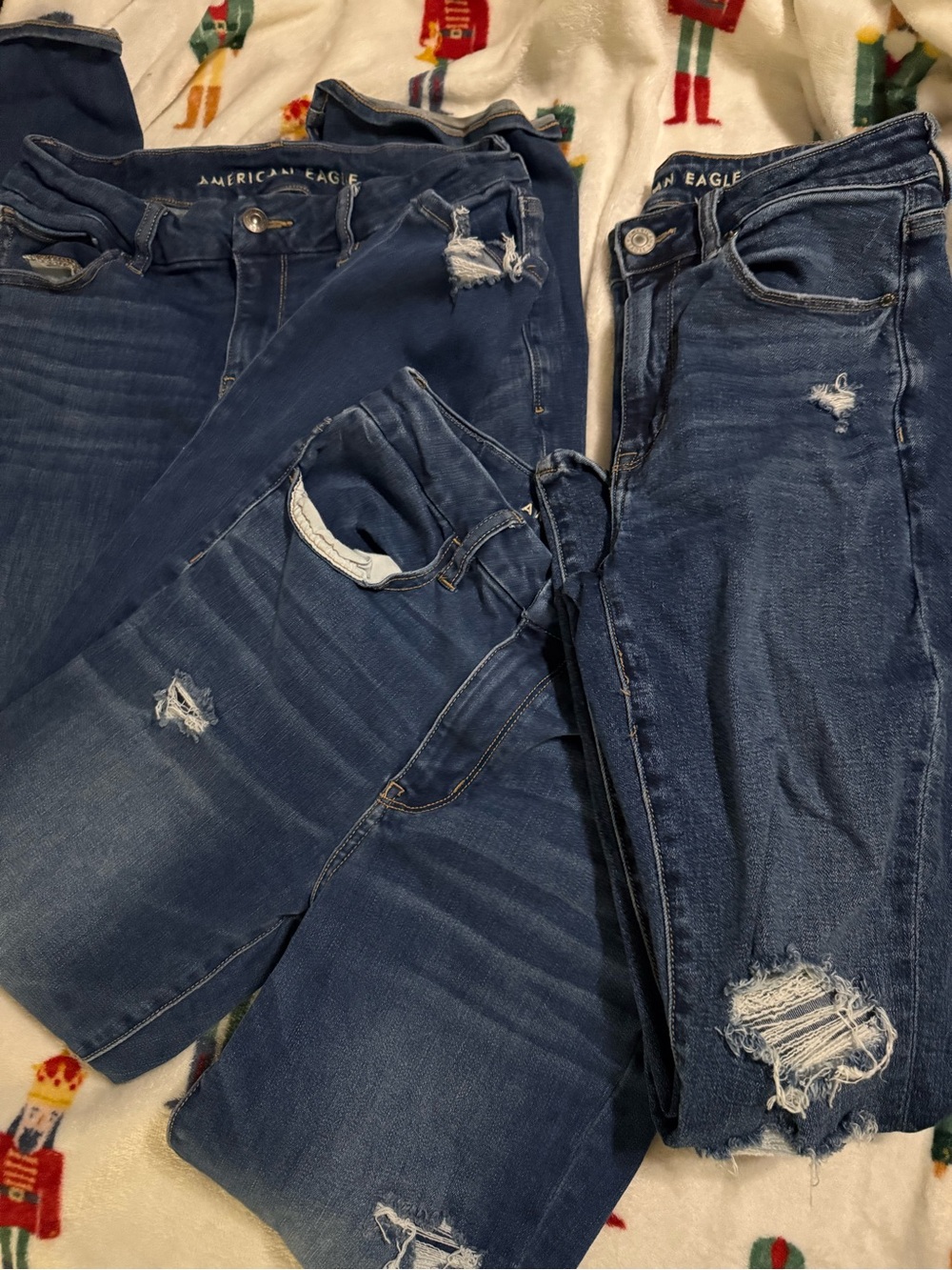American Eagle Outfitters Women’s Blue Distressed Skinny Jeans 6 short and 6 reg